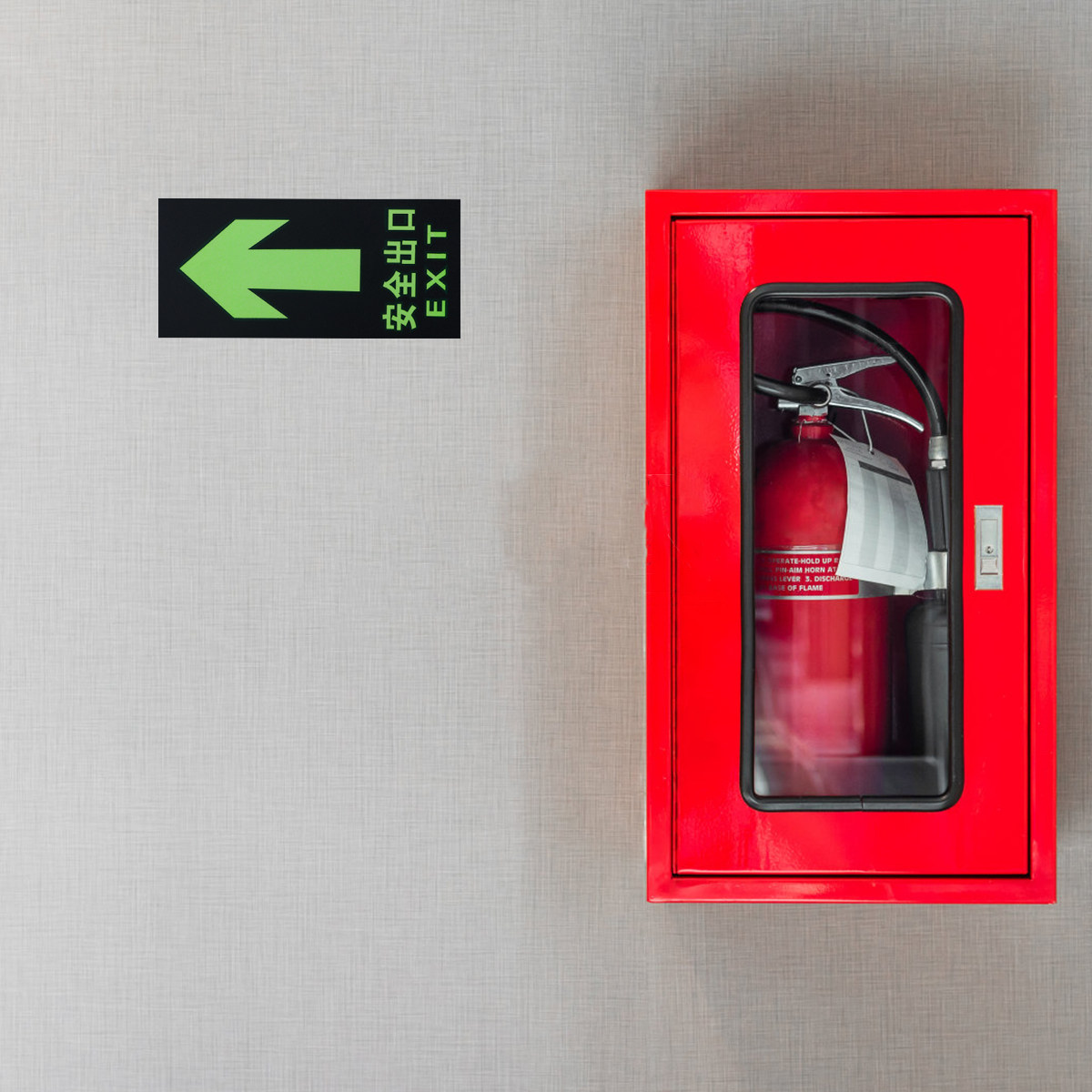 8Pcs Safety Exit Sign Luminous - đánh giá và giá Emergency Exit Sign